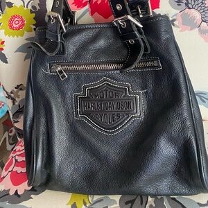 Harley-Davidson shoulder purse.